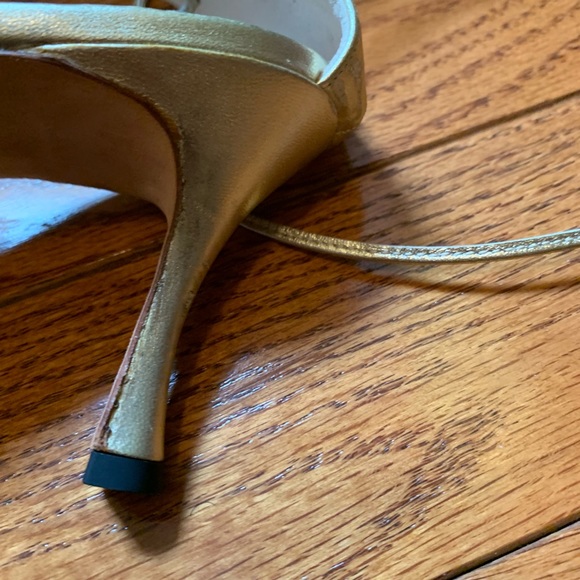 Classic Manolo Blahnik Sernesi Strappy Sandal - Picture 4 of 12